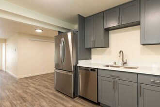 Paula Marie Apartments in Seattle, WA - Building Photo - Building Photo