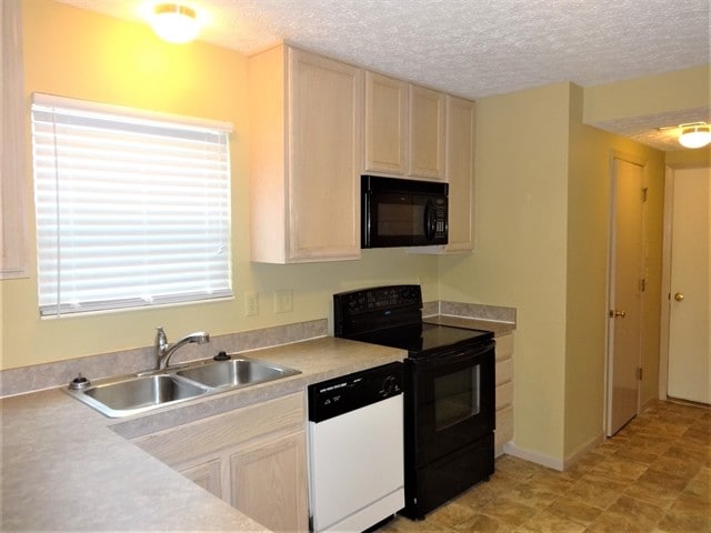 2177 Margo Rd in Columbus, OH - Foto de edificio - Building Photo