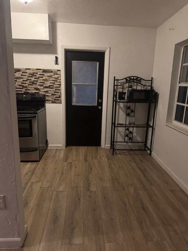 16340 NW 17th Ct in Opa Locka, FL - Foto de edificio - Building Photo