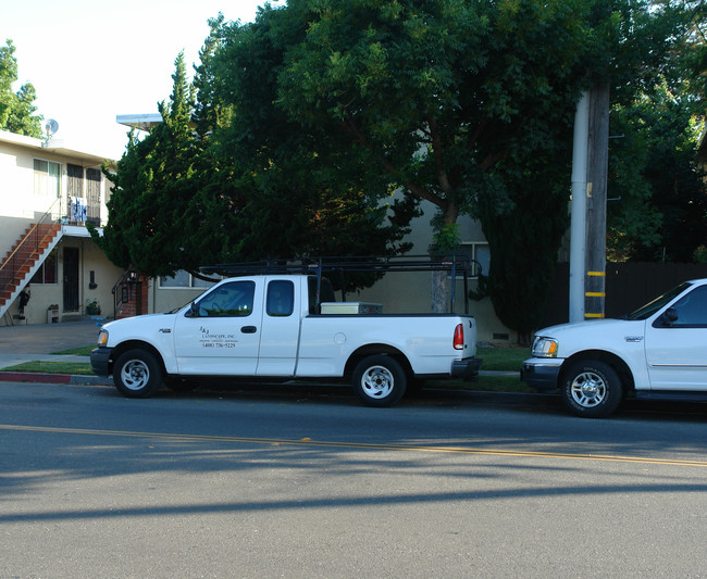 579-585 E Maude Ave in Sunnyvale, CA - Building Photo - Building Photo