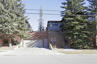 1726-1760 8th Ave NW in Calgary, AB - Building Photo - Building Photo