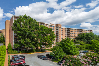 Sutton Towers Condominiums in Washington, DC - Building Photo - Primary Photo