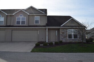 10038 Oak Trail Rd in Fort Wayne, IN - Building Photo - Building Photo