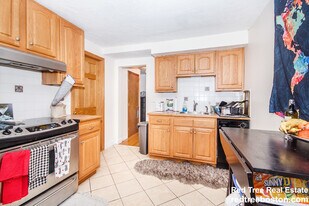 39 Charles St in Boston, MA - Building Photo