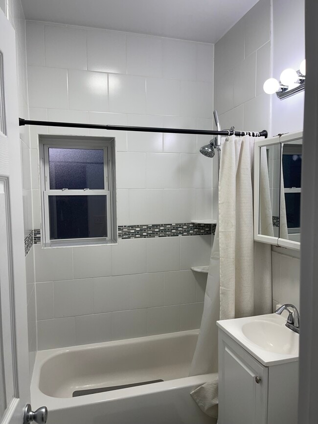 288 2nd Ave W, Unit 1B in Newark, NJ - Foto de edificio - Building Photo