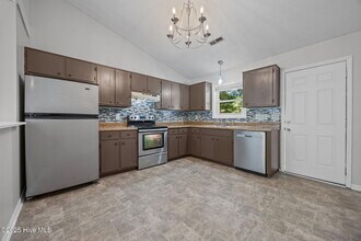 108 Corey Cir in Jacksonville, NC - Building Photo - Building Photo