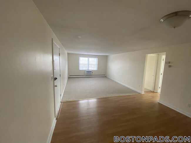10 Totman Dr in Woburn, MA - Building Photo - Building Photo