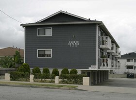 Harbor Estates in Harbor City, CA - Building Photo