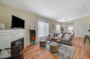 3351 Indian Shadow St, Unit 203 in Las Vegas, NV - Building Photo