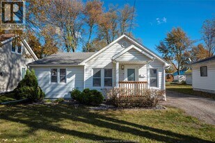 183 Harvey St in Essex, ON - Building Photo