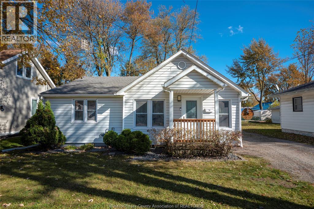 183 Harvey St in Essex, ON - Building Photo