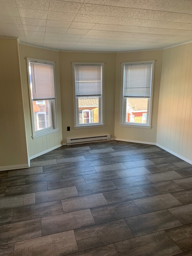 36 S Potomac St, Unit #3 in Waynesboro, PA - Building Photo - Building Photo