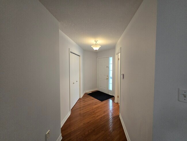 863 Bushby Ct in London, ON - Building Photo - Building Photo