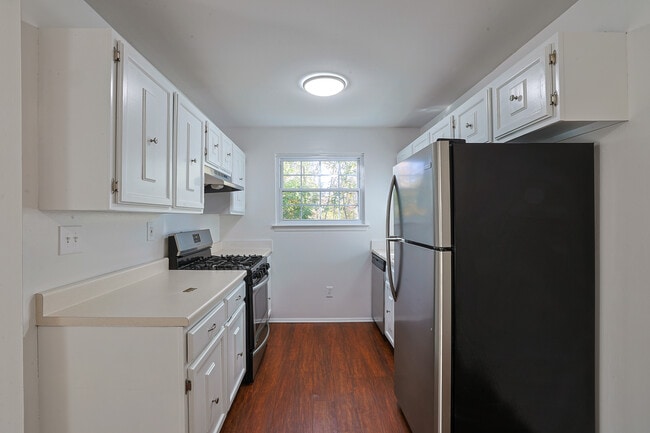 Lamplight Village Apartments in Monroe, NY - Foto de edificio - Interior Photo