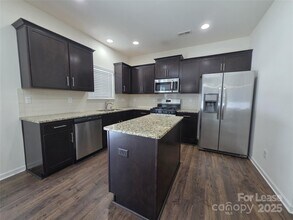 2208 Apple Glen Ln in Charlotte, NC - Building Photo - Building Photo