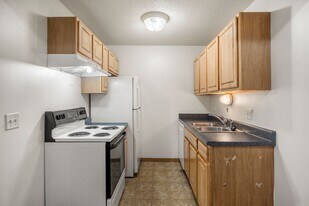 3211 30th St in Des Moines, IA - Building Photo