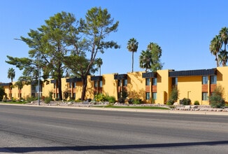 Villas Las Cerezas in Tucson, AZ - Foto de edificio - Building Photo