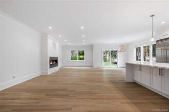 75 Orchard Ave in Rye, NY - Building Photo - Building Photo