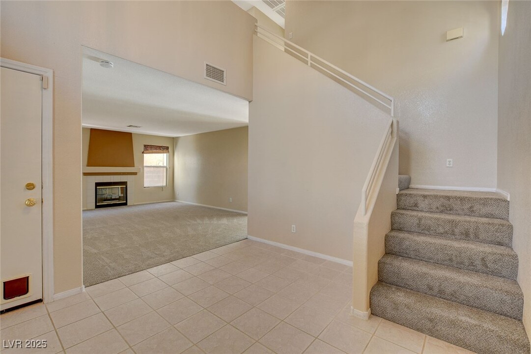 10261 Gaeta Pl in Las Vegas, NV - Building Photo