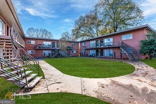 1135 Woodland Ave NE in Atlanta, GA - Building Photo