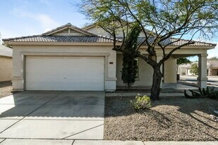 1937 E Lusitano Loop in San Tan Valley, AZ - Building Photo
