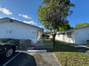 115 NE 5 St in Pompano Beach, FL - Foto de edificio - Interior Photo