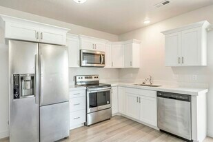 4763 Silver Ridge Rd in Eagle Mountain, UT - Building Photo