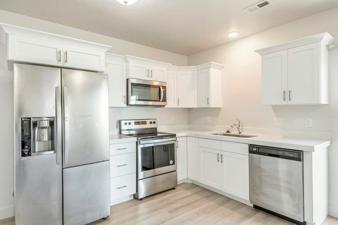 4763 Silver Ridge Rd in Eagle Mountain, UT - Building Photo