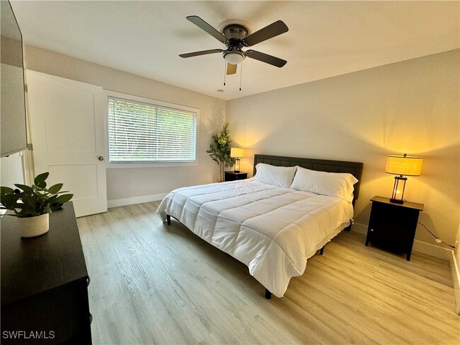 7797 Esmeralda Way in Naples, FL - Foto de edificio - Building Photo