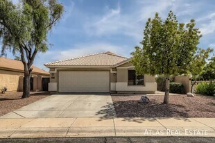 13281 W Mauna Loa Ln in Surprise, AZ - Building Photo