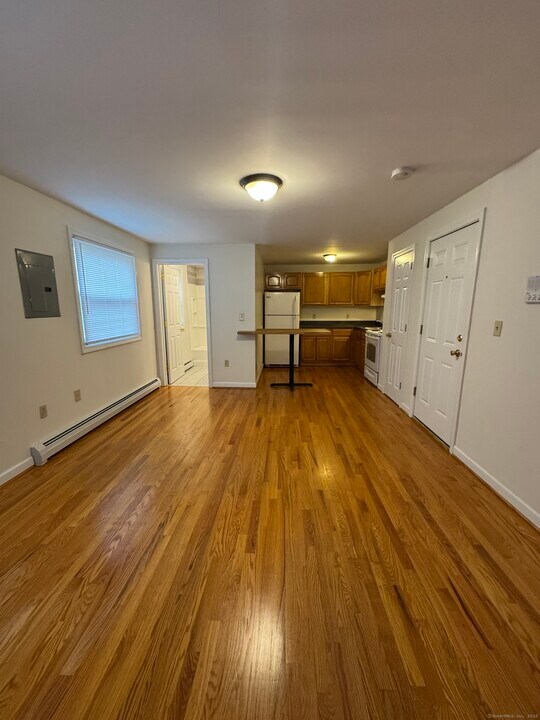 90 Kibbe St in Hartford, CT - Building Photo