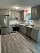 815 Indian Lake Dr NW in Lilburn, GA - Building Photo - Building Photo