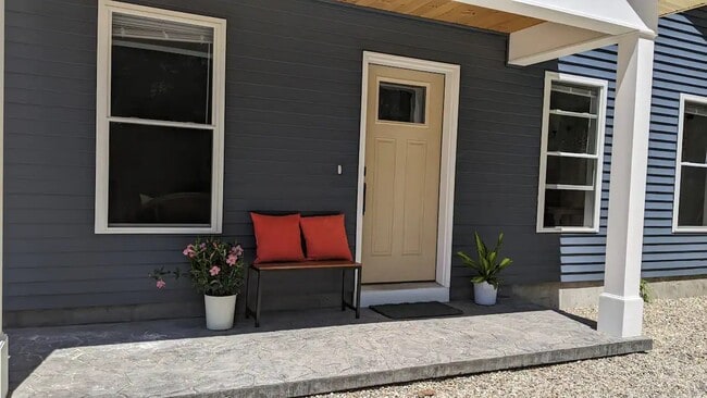 307 Union St in Peterborough, NH - Building Photo - Building Photo