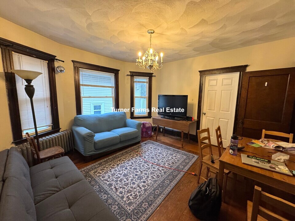 260 Boston Ave in Medford, MA - Building Photo