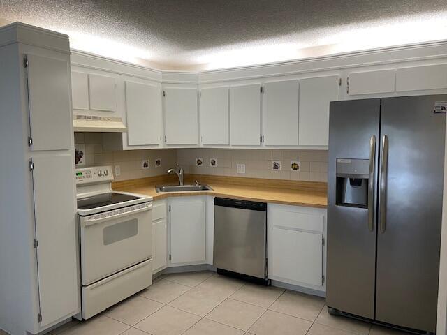 204 Foxtail Dr in Greenacres, FL - Foto de edificio - Building Photo