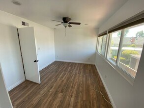 1404 N Tustin Ave in Santa Ana, CA - Building Photo - Building Photo