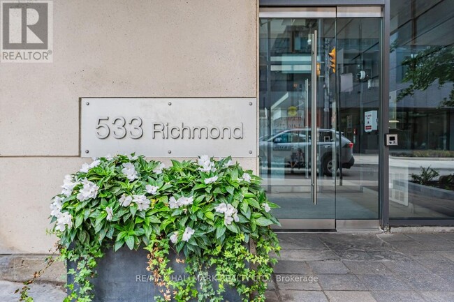 533-533 Richmond St W in Toronto, ON - Building Photo - Building Photo