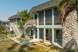 Gulf West Wind Condominiums in Ft. Myers, FL - Building Photo - Building Photo