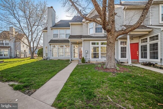 817 Thoreau Ln
