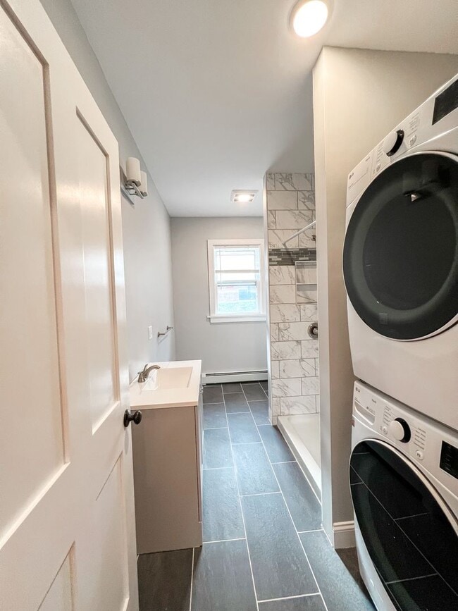 27-29-29 Pine St in Burlington, VT - Building Photo - Building Photo