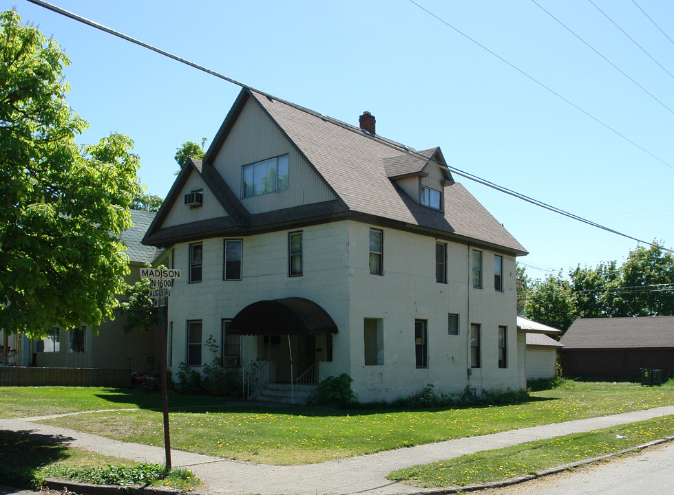 1027 W Augusta Ave in Spokane, WA - Building Photo