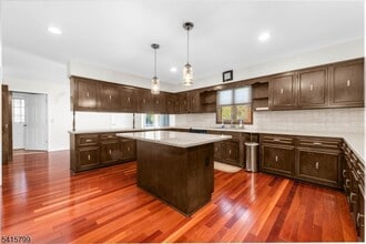 300 Old York Rd in Flemington, NJ - Building Photo - Building Photo