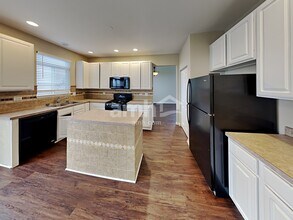16640 Borio Dr in Crest Hill, IL - Building Photo - Building Photo