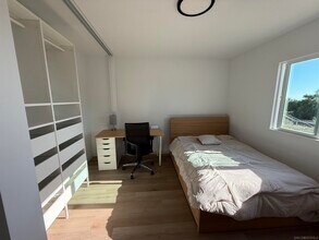 664 Carefree Dr-Unit -1 in San Diego, CA - Foto de edificio - Building Photo