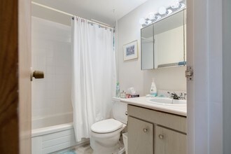 4711 57 St in Delta, BC - Building Photo - Interior Photo