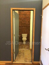 220-224-224 E 4th St in Waterloo, IA - Building Photo - Building Photo