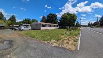 1243 Hanson Ave in Moscow, ID - Building Photo