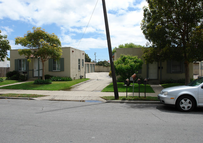 330-338 W Prospect St in Ventura, CA - Foto de edificio - Building Photo