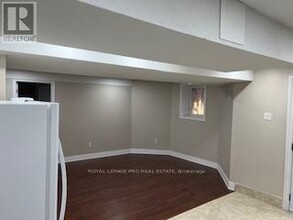 5186 Durie Rd in Mississauga, ON - Building Photo - Building Photo