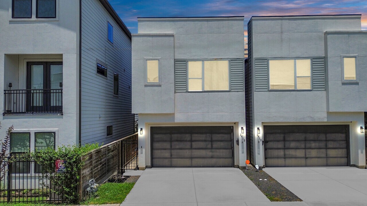 2415 Anita St in Houston, TX - Building Photo